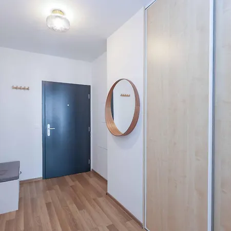 Adamick Place In City Centre With Free Parking